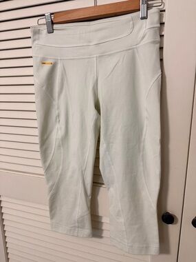 Lolë White Cropped Active Leggings